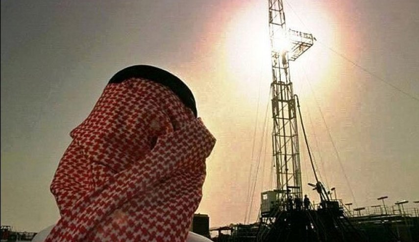 عربستان قیمت نفت خود در بازار را افزایش می دهد
