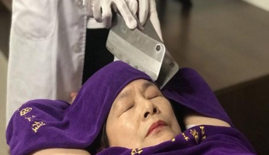 مركز في تايوان يعالج المرضى باستخدام السكاكين والسواطير
