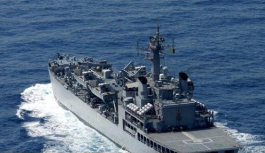 ورود کشتی نیروی دریایی هند به بندرعباس برای انتقال اتباع جامانده