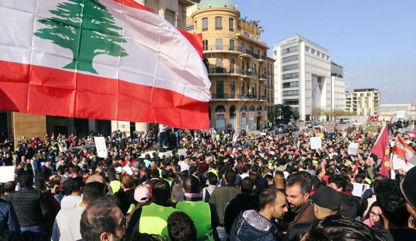 لبنان بين مخاض الشارع والازمة الاقتصادية