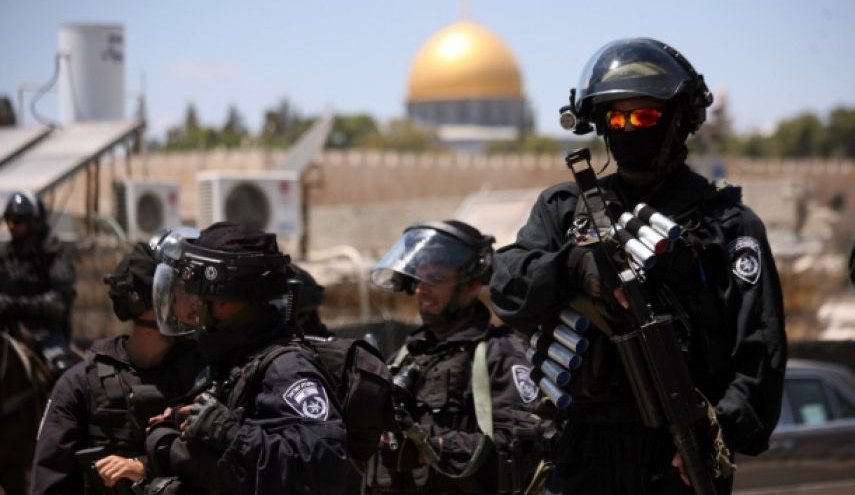 الاحتلال يبعد أسيرا محررا عن القدس لـ 6 أشهر
