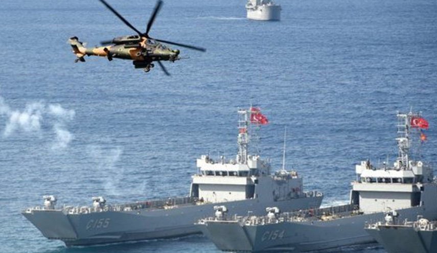 تركيا تجري مناورات بحرية-جوية في المتوسط
