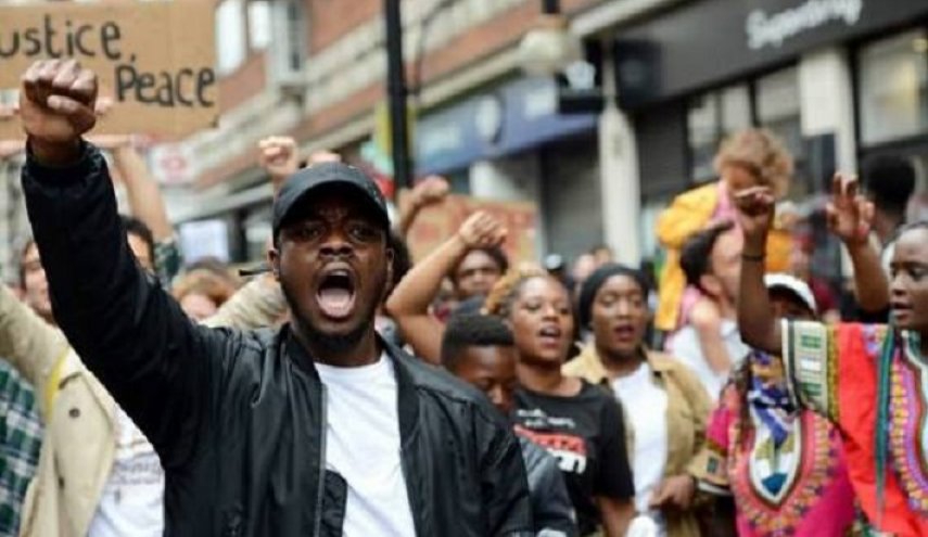 الشرطة البريطانية تدعو لعدم تنظيم تظاهرات مناهضة للعنصرية 