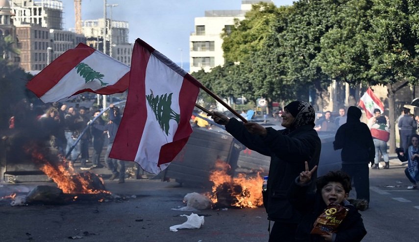 لبنان: مواجهات في ساحة النور في طرابلس و72 إصابة في التبانة