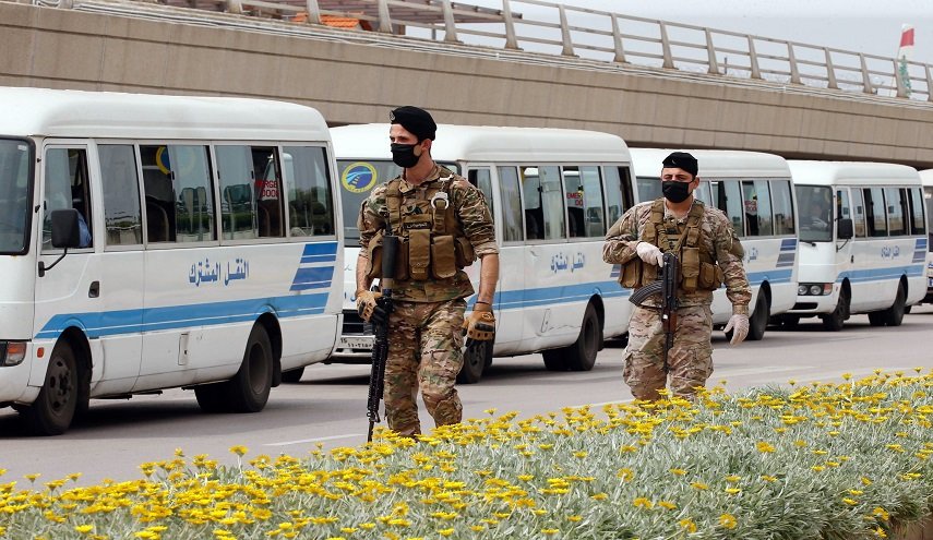 لبنان.. انتشار أمني أمام المصارف والدوائر الرسمية في حلبا