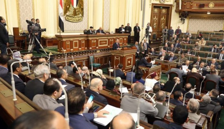 تعديلات على قانون انتخاب البرلمان المصري قد تعزز هيمنة مؤيدي السيسي
