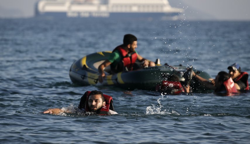 مفوضية اللاجئين تطالب اليونان بالتحقيق في حالات طرد مهاجرين