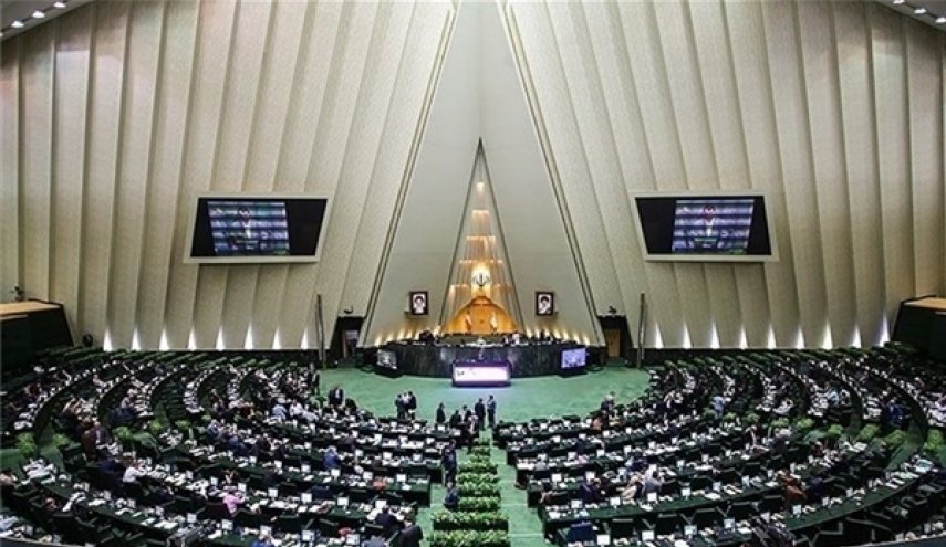 وزيرا الدفاع والداخلية يحضران اجتماع البرلمان الايراني غدا