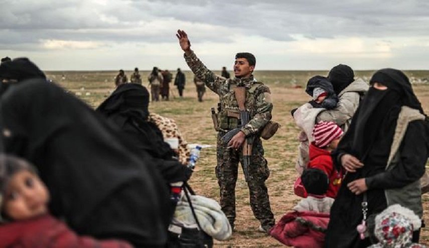 وفد فرنسي يعيد 10 اطفال فرنسيين من أسر ’داعش’ 