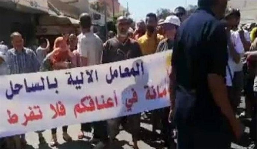 تونس ..مسيرة لعمال المعامل الالية بالساحل