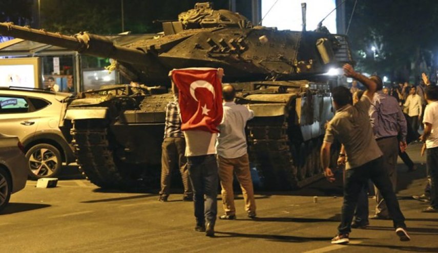 صدور حکم حبس ابد برای بیش از 100 فرد مرتبط با کودتای نافرجام ترکیه
