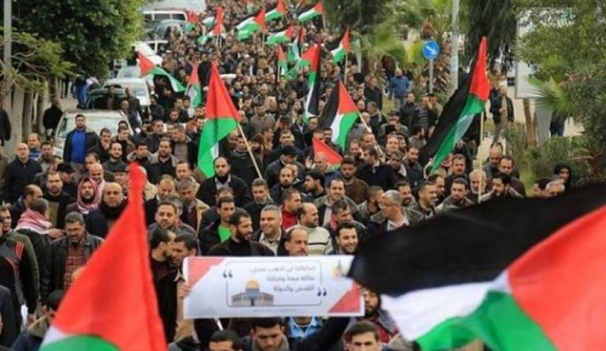 تظاهرات اهالی نوار غزه در رد اشغال کرانه باختری
