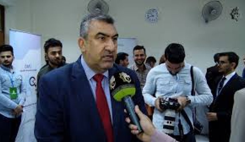 مسؤول عراقي كبير ’يودع’منصبه ويعتذر