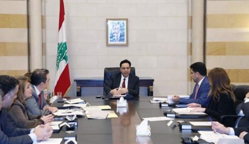 نخست‌وزیر لبنان:دلار بازی برخی‌ها، رو شده است
