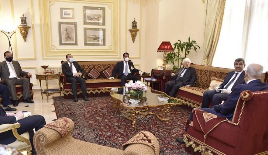 وفد حكومي عراقي يلتقي بمسؤولين لبنانيين لبحث العلاقات الثنائية