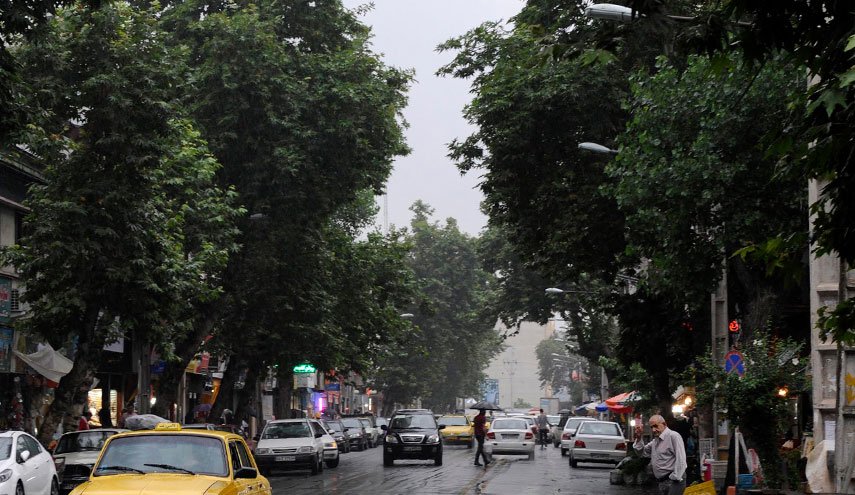 هواشناسی/ بارش باران در سواحل شمالی و شمال غرب کشور/ تداوم گرد و خاک در شرق/ تهران دوشنبه بارانی می شود 