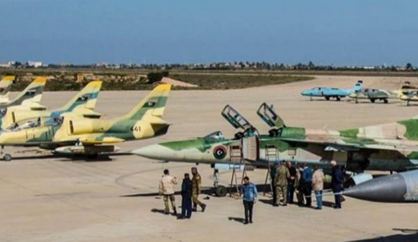 حمله جنگنده‌های ناشناس به غرب لیبی یک روز پس از سفر وزیر دفاع ترکیه