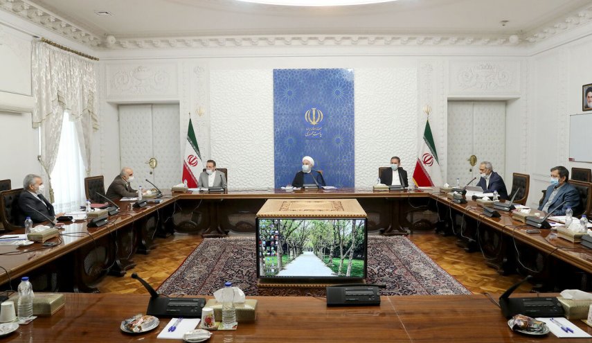 روحاني: سنضع حوافز خاصة للمصدرین الملتزمین بإعادة العملة الصعبة