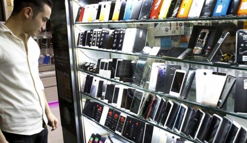 ممنوعیت واردات گوشی‌ تلفن همراه بالای 300 یورو به گمرکات ابلاغ نشده است
