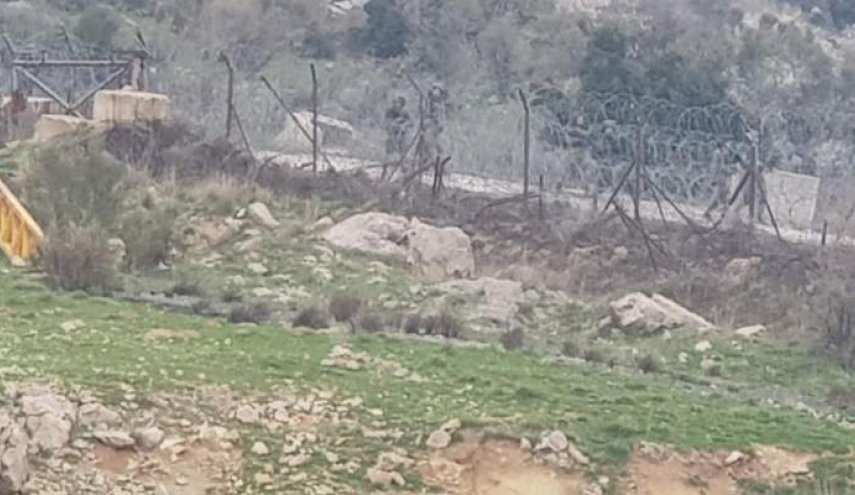 قوة من الاحتلال تمشط الطريق العسكري قرب بلدة العديسة