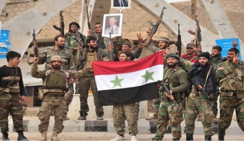 شاهد...  الجيش السوري يعترض رتل مدرعات أمريكية 