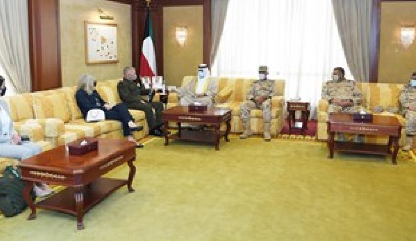 دیدار فرمانده تروریست‌های «سنتکام» با وزیر دفاع کویت 