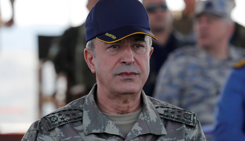 وزير الدفاع التركي: سنواصل الوقوف إلى جانب الجيش الأذربيجاني ضد أرمينيا
