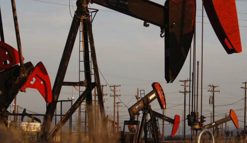 تراجع أسعار النفط في ظل تزايد ضغوط كورونا على الاقتصاد العالمي