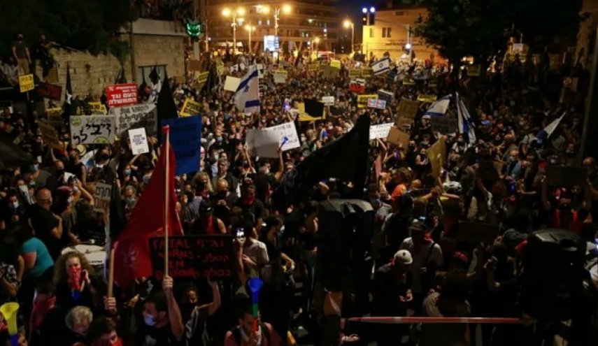 إسرائيل تشتعل.. مظاهرات حاشدة أمام مقر إقامة نتنياهو 