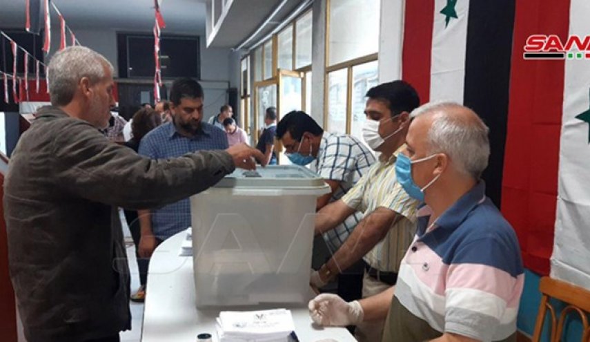 رأی‌دهندگان سوری: برگزاری انتخابات نشان‌‌دهنده پیروزی بر تروریسم است
