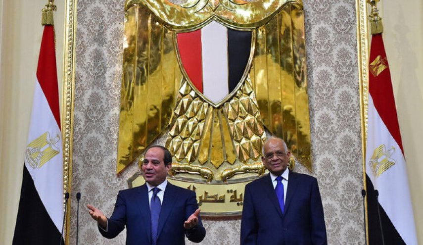 جلسه السیسی با شورای دفاع ملی/ جلسه پارلمان مصر درباره مداخله در لیبی به فردا موکول شد
