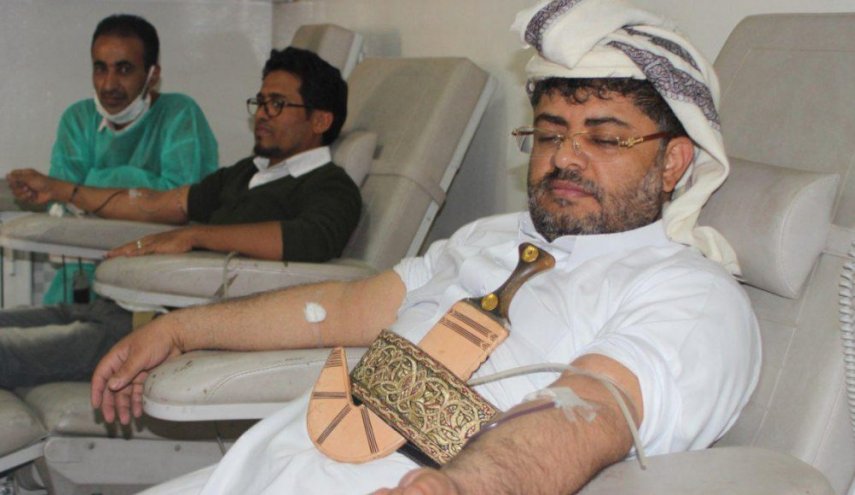 محمد علي الحوثي يدشن حملة تبرع بالدم في صنعاء