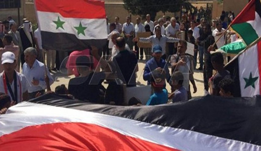 تظاهرات ضد آمریکایی مردم در شرق سوریه ادامه دارد
