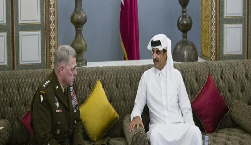 أمير قطر يلتقي رئيس الأركان الأمريكي في الدوحة