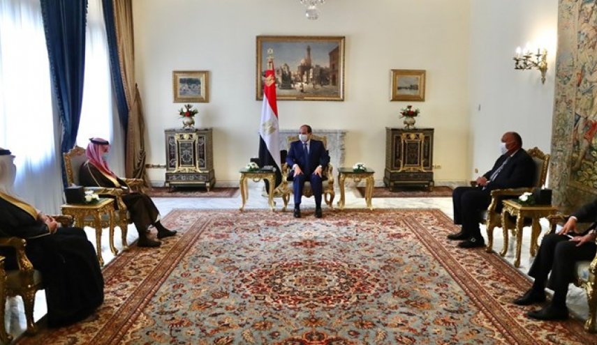 دیدار وزیر خارجه سعودی با رئیس‌جمهور مصر
