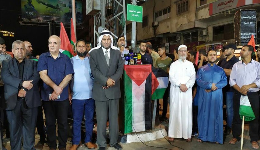 مسيرة في غزة لدعم موقف هنية