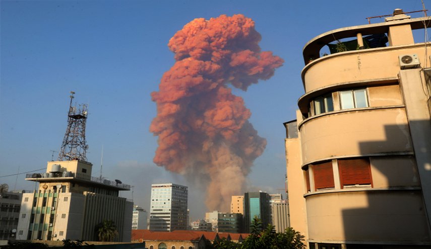 ما هو سر الغمامة الحمراء التي ظهرت من انفجار بيروت؟