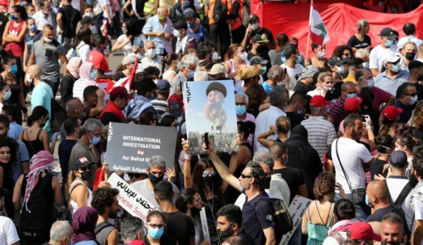 احزاب لبنانية تحاول دفع المتظاهرين لمواجهات مع قوات الامن