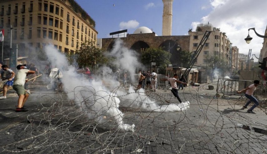 أنباء عن إصابة 490 شخصا في احتجاجات بيروت