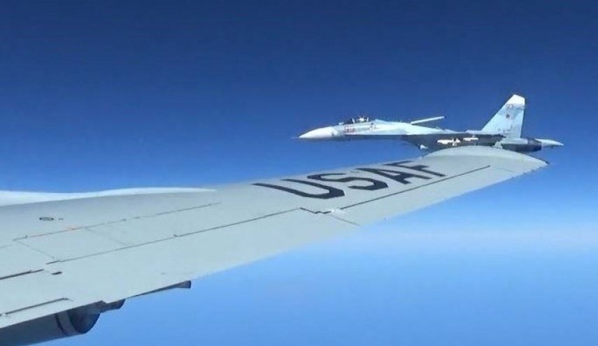 مقاتلة روسية تعترض طائرة استطلاع أمريكية فوق البحر الأسود
