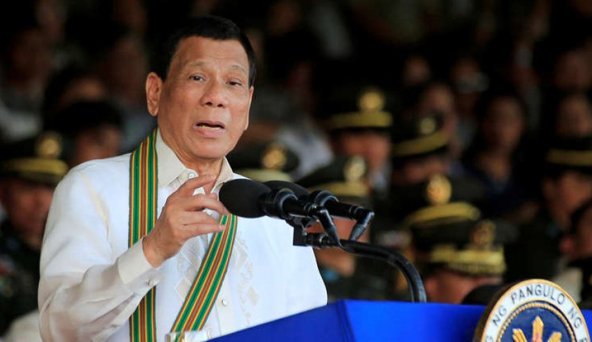 رئيس الفلبين يعلن استعداده لتجربة لقاح كورونا الروسي 