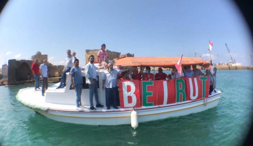 مسيرة مراكب بحرية في صيدا تضامنا مع بيروت