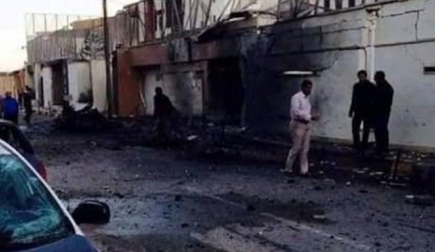 سفارت امارات در طرابلس به آتش کشیده شد + تصاویر