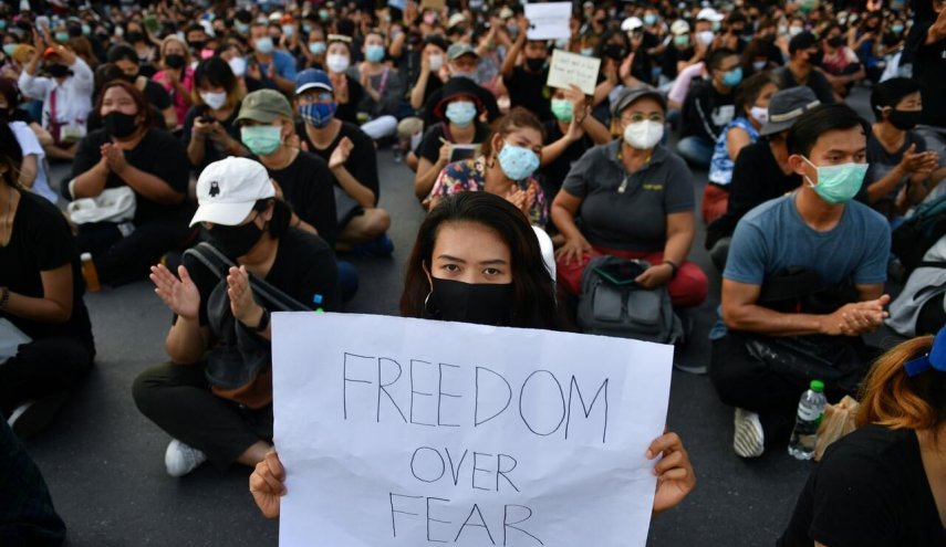 انطلاق إحتجاجات مناهضة للحكومة في بانكوك