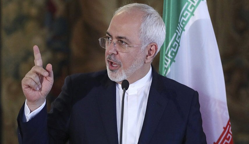  ظريف : أمریكا وإسرائيل تخدعان دول المنطقة عبر التخويف من إيران 