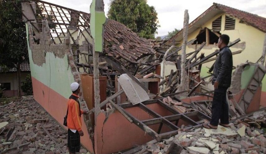 زلزال شدته 6.8 درجة في بحر باندا قبالة إندونيسيا