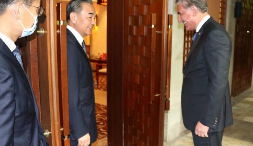 باكستان والصين تتفقان على مكافحة كورونا وتعزيز التعاون  