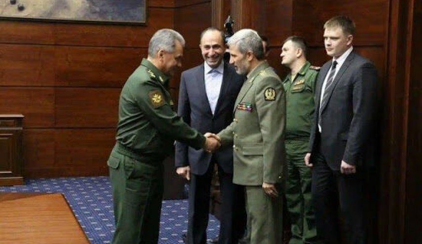 وزیر الدفاع الإیراني یلتقي نظیره الروسي في موسکو