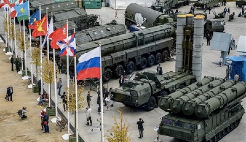 خودروی آبی خاکی روسیه در نمایشگاه نظامی مسکو + فیلم
