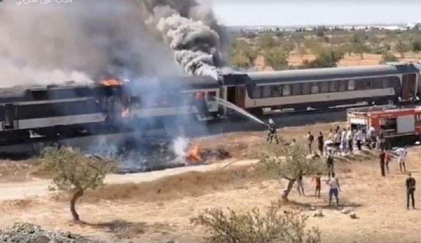 تونس : اشتعال قطار المسافرين بمحطة سيدي صالح